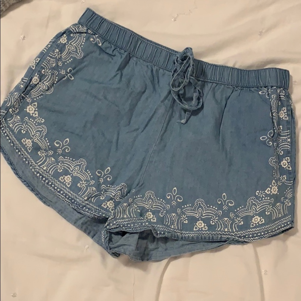 Detailed shorts